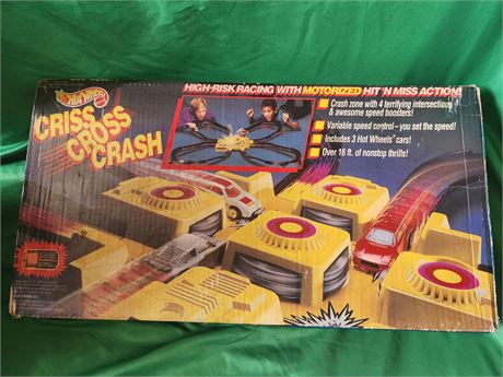 Hot Wheels Criss Cross Crash in box - No cars