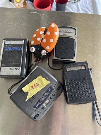 lot of vintage transistor radios