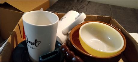 Lot Of Miscellaneous Kitchen Items