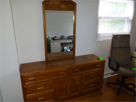 Dresser