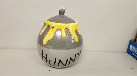 Vintage Winnie The Pooh Hunny Pot Cookie Jar. Good Condition