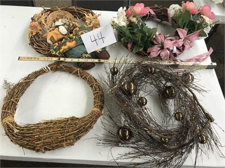 4 Wreaths (#3)
