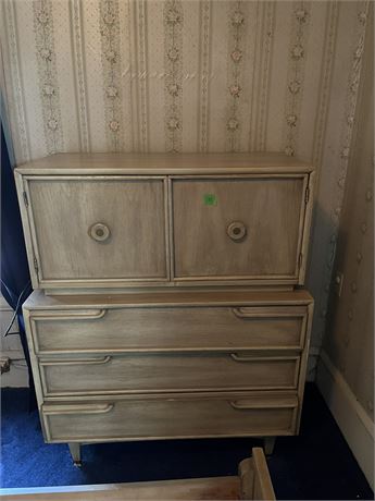 Vintage Mid Century Dresser