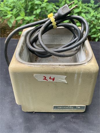 Branson Ultrasonic Cleaner Model B-12