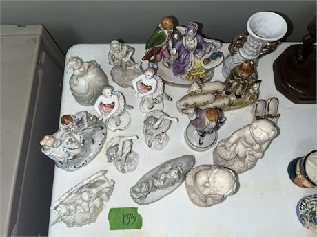 Figurines