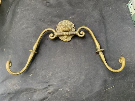 Vintage Brass Metal Lion Double Flower Basket Plant Or Decor Hanger