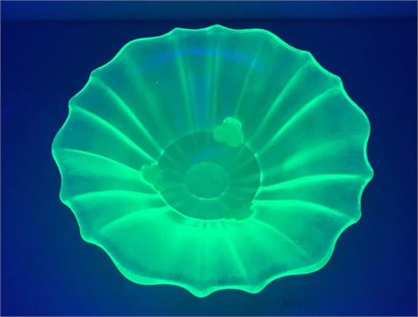 Uranium 3-Legged Glass Dish