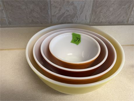 Pyrex Bowls