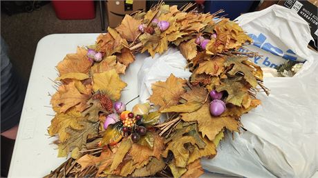 Wreaths & Decorations
