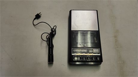General Electric Cassette Tape Player & Microphone NOT TESTED