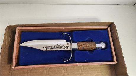 Bowie Knife With Sheath & Box