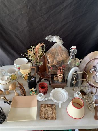 Knick Knack Home Decor Table Mugs Candle Holders Shelf Decor Glassware Figurines