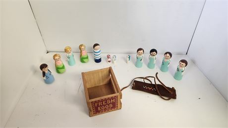 Wood Crate & Wood People
