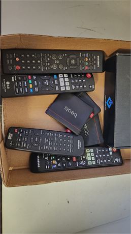Lot Of Vintage Remotes & Star Wars Light Up Statue