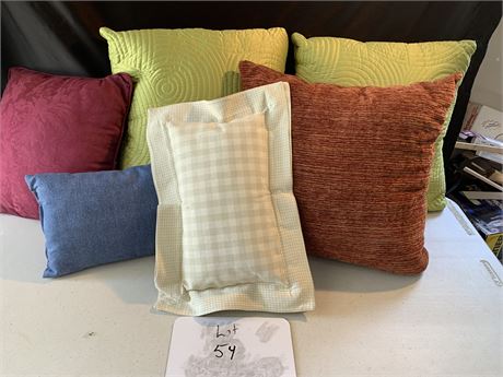 Decorative Square Throw Pillows Various Colors Sizes And Materials