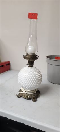 Hobnail Globe Lamp