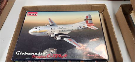 Globe Master 2 Douglas C-124A Model Kit.
