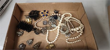 Lot of Jewelry