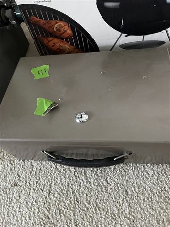 Metal Lock Box with Key