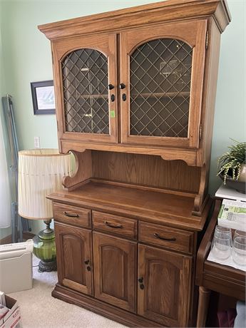 Cabinet / Hutch, Lighted