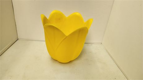 Plastic Yellow Flower Trash Can