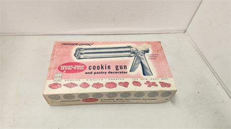 Wear-Ever Cookie Gun & Pastry Decorator