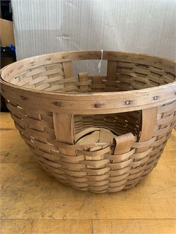 Vintage Longaberger Round Wicker Wood Storage Basket 16 in Around x 12 in Tall