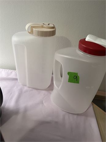 Rubbermaid Pitchers