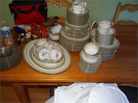 Noritake Dish Set