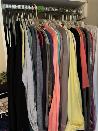 Women's Clothing Lot, Mediums and Larges