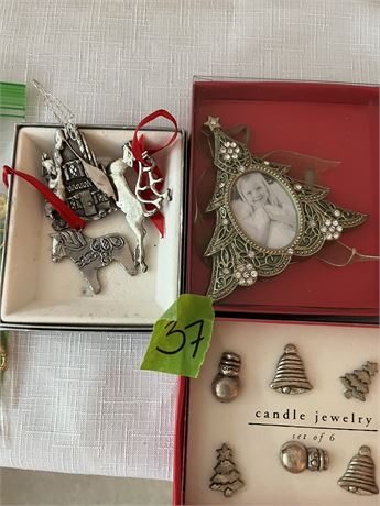 Holiday Decor, Ornaments
