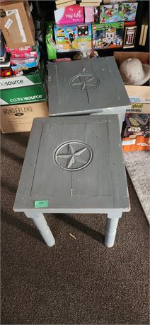 2 gray star tables