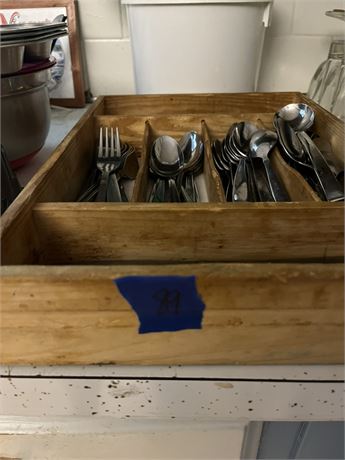 Flatware Lot, Kitchen Items