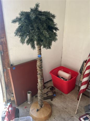 Light Palm Tree Decor