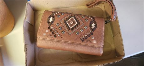 Small Purse, missing button