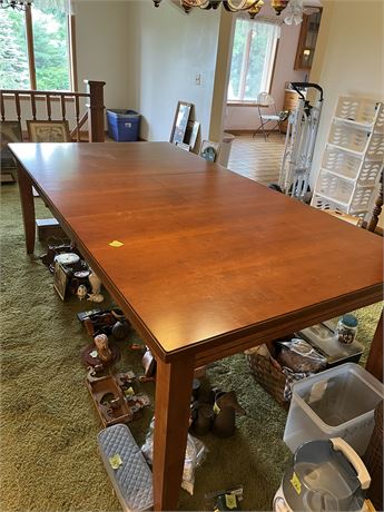 Expandible Wood Dining Table
