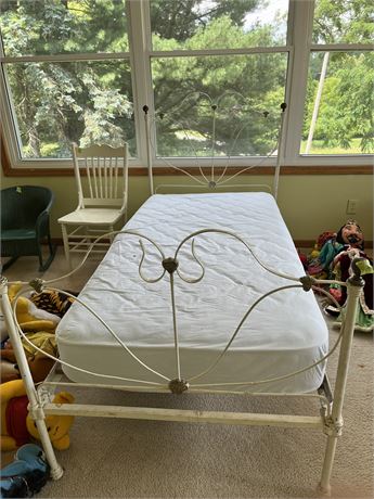 Vintage Metal Twin Bed