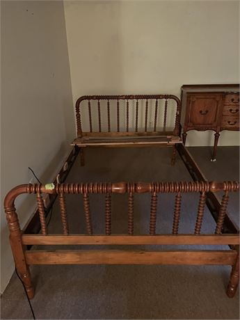 Antique Full-Size Bed