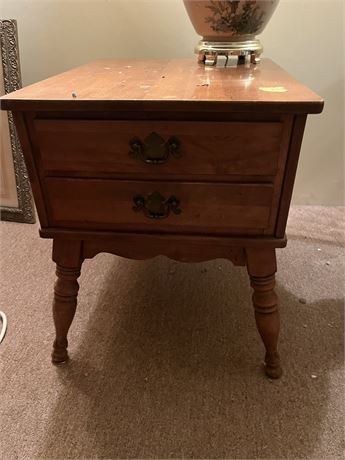 Colonial End table