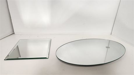 1 Glass Tray & 1 Small Mirror. 1 Has Damage