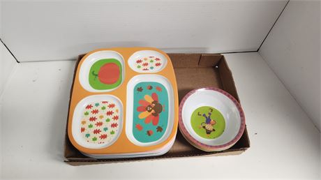Lot Of Plastic Plates & Bowls