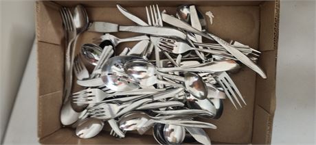 Lot of flatware