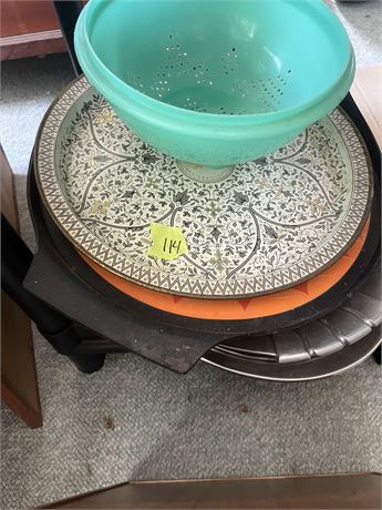 Trays, Collander