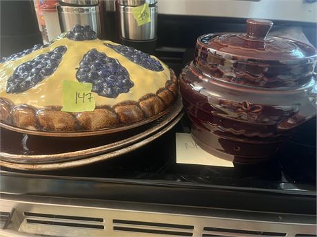 Pie Dishes, Brown Pot