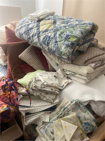Bedding Lot