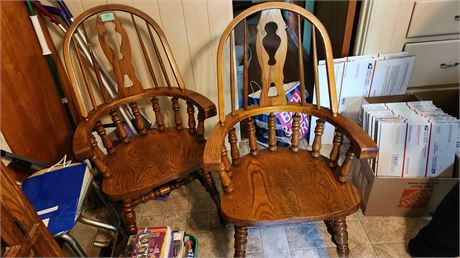 Lot of 4 Wood Kitchen chairs