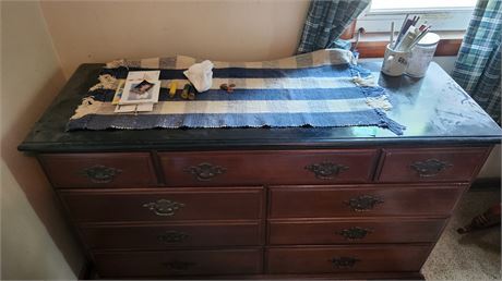 Dresser & Miscellaneous Items