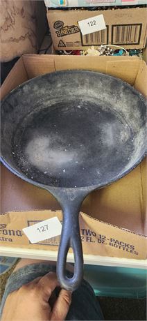 Cast iron skillet