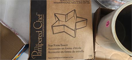 Glass Container & Pampered Chef Star Form / Insert
