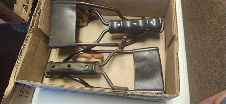 2 Slingshots